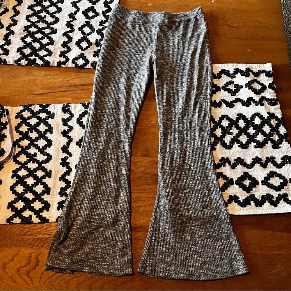 Art Class Gray Ribbed Flare Leggings Pants kids girls size medium M